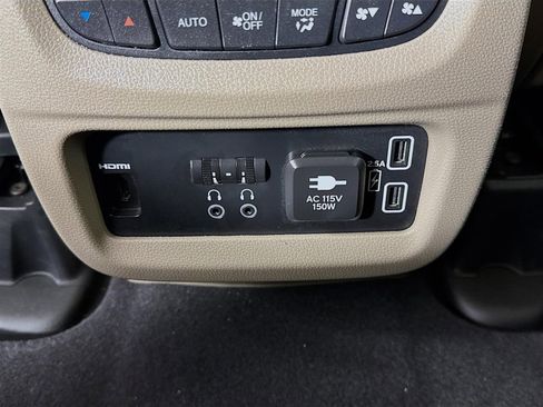 Used 2021 Honda Pilot Touring image 27