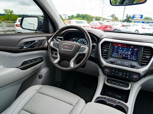 Used 2021 GMC Acadia SLT w/ Technology Package FWD image 25