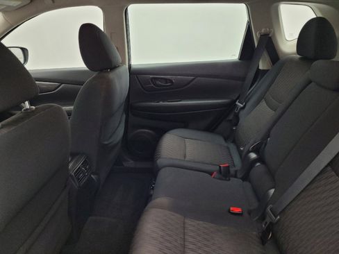 Used 2019 Nissan Rogue S image 18