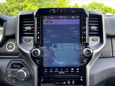 New 2026 RAM 1500 4x4 Crew Cab image 13