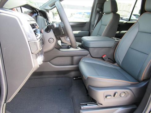 New 2026 GMC Yukon AT4 w/ AT4 Premium Package AWD/4WD image 18