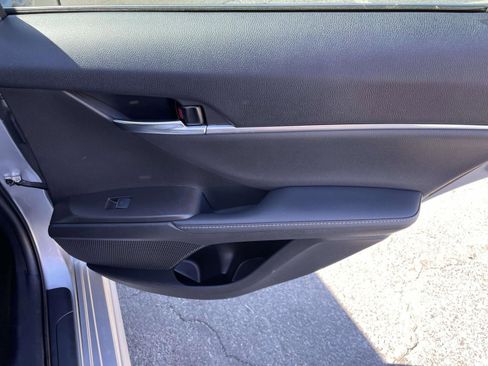 Used 2022 Toyota Camry XSE image 39