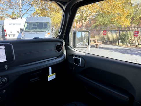 New 2026 Jeep Wrangler Unlimited Rubicon image 26