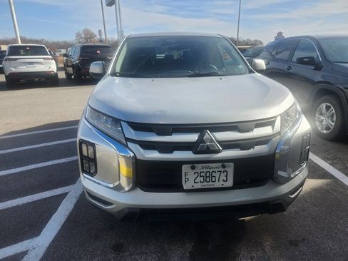 Used 2024 Mitsubishi Outlander SE image 7