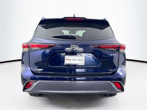 New 2026 Toyota Highlander Limited image 12