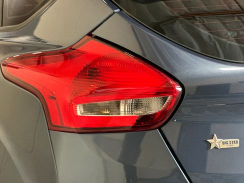 Used 2018 Ford Focus ST image 45