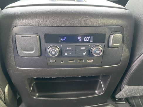 Used 2019 Chevrolet Suburban LT image 35