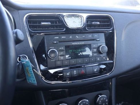Used 2013 Chrysler 200 Limited image 8
