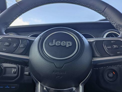 Used 2023 Jeep Wrangler Unlimited Sahara AWD/4WD image 29