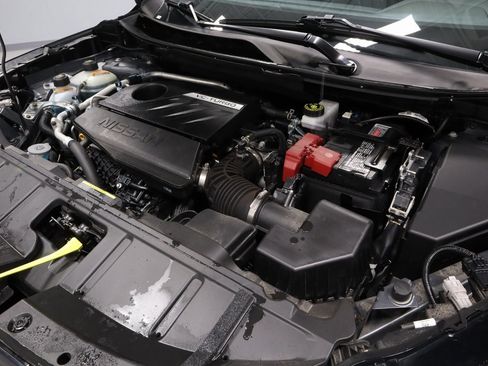 Certified 2025 Nissan Rogue SV image 15