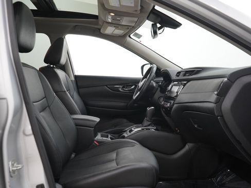 Used 2018 Nissan Rogue SL w/ Premium Package AWD/4WD image 13