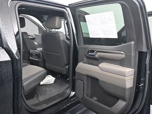 Used 2023 Chevrolet Silverado 1500 ZR2 w/ Technology Package image 30