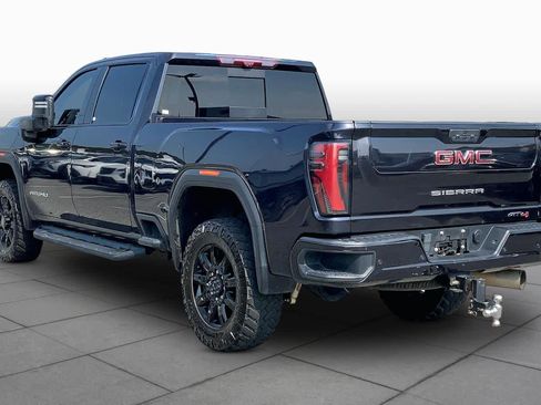 Used 2024 GMC Sierra 2500 AT4 w/ Technology Package AWD/4WD image 11