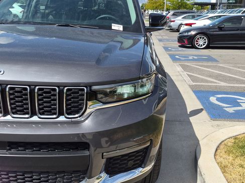 Used 2023 Jeep Grand Cherokee L Limited w/ Luxury Tech Group II AWD/4WD image 13