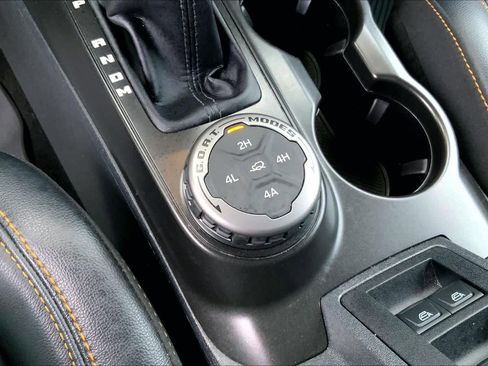 Used 2022 Ford Bronco Badlands image 29