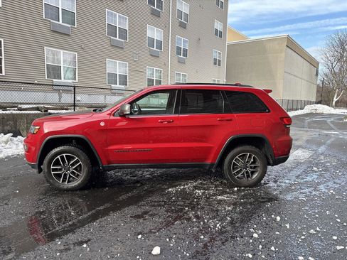Used 2019 Jeep Grand Cherokee Trailhawk image 3
