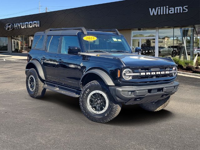 Used 2024 Ford Bronco Outer Banks w/ Sasquatch Package AWD/4WD image 1