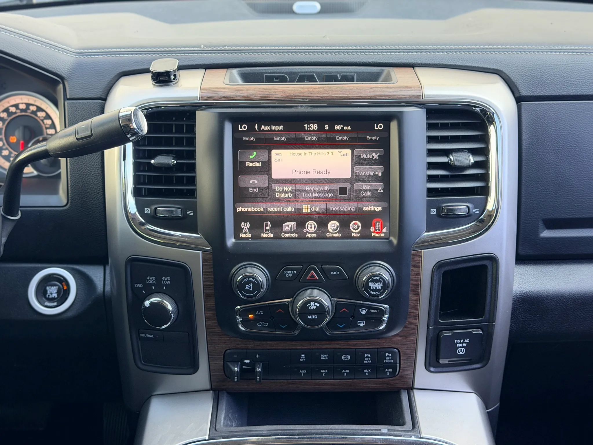 Used 2016 RAM 2500 Laramie w/ Convenience Group AWD/4WD image 21
