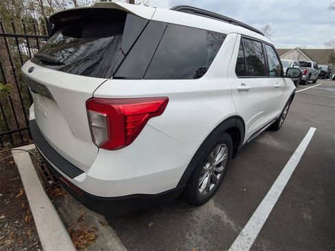 Used 2021 Ford Explorer XLT w/ Equipment Group 202A image 6