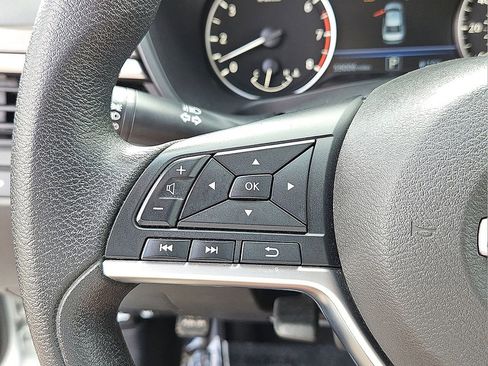 Used 2023 Nissan Altima 2.5 SV image 25