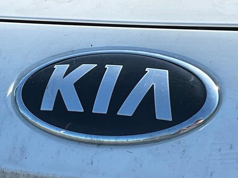 Used 2021 Kia Seltos S FWD image 3
