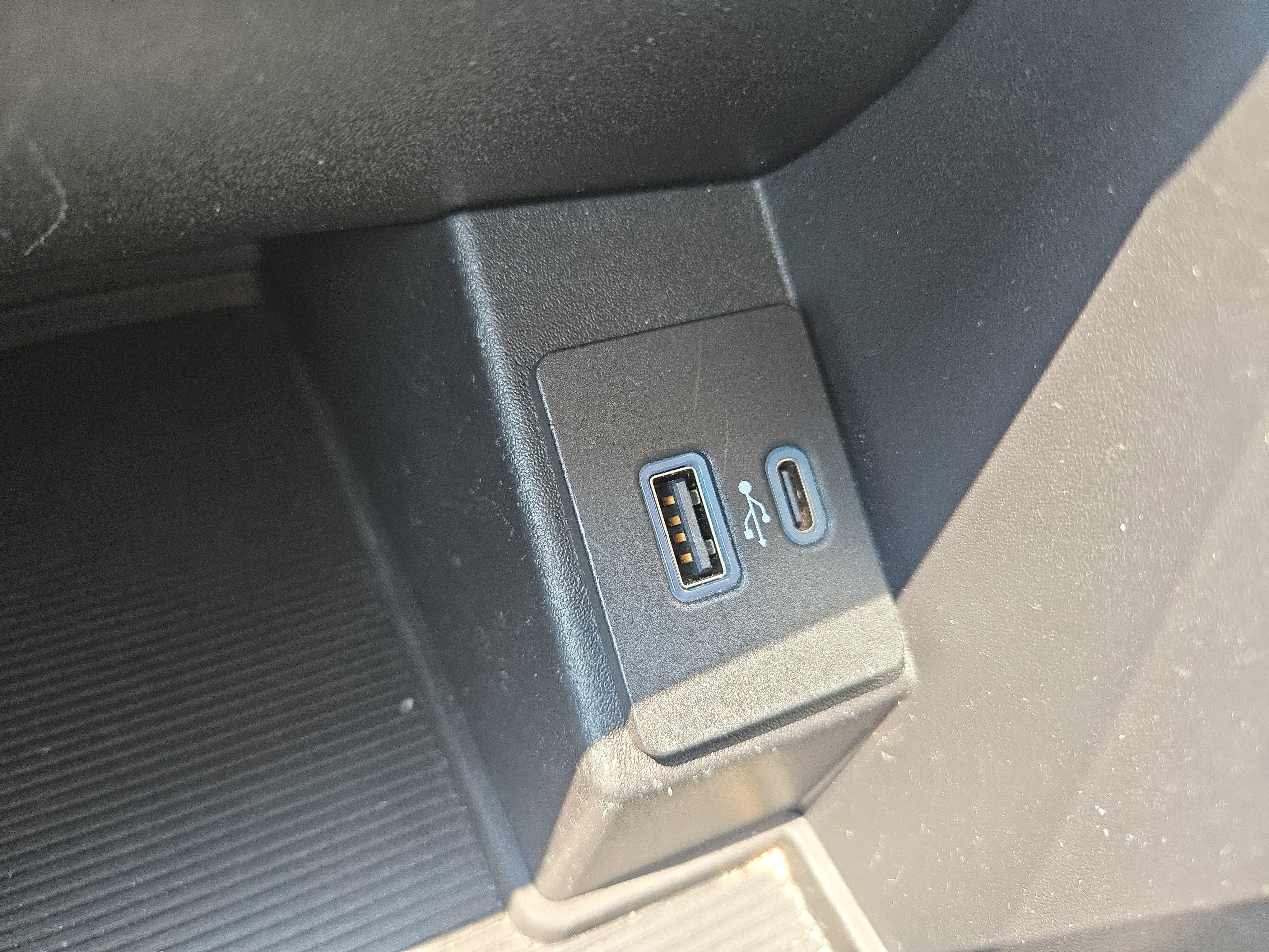 Used 2023 Ford Edge SEL AWD/4WD image 29