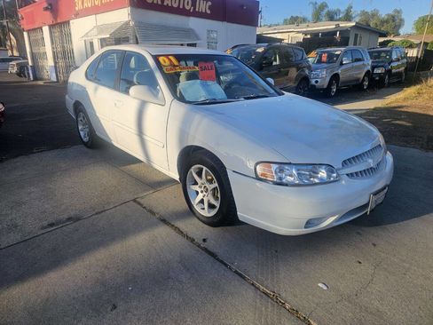 Used 2001 Nissan Altima GXE image 7