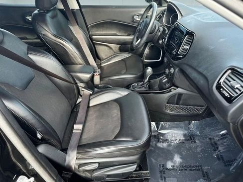Used 2019 Jeep Compass Latitude FWD image 28