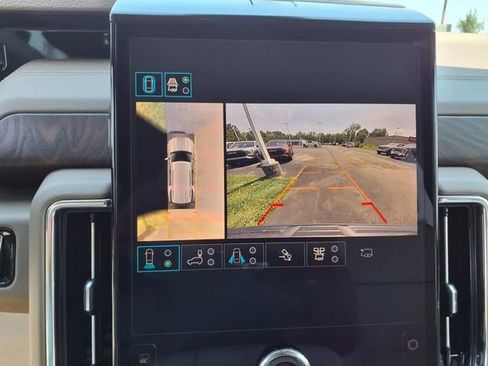 Used 2025 GMC Yukon Denali w/ Denali Reserve Package image 15