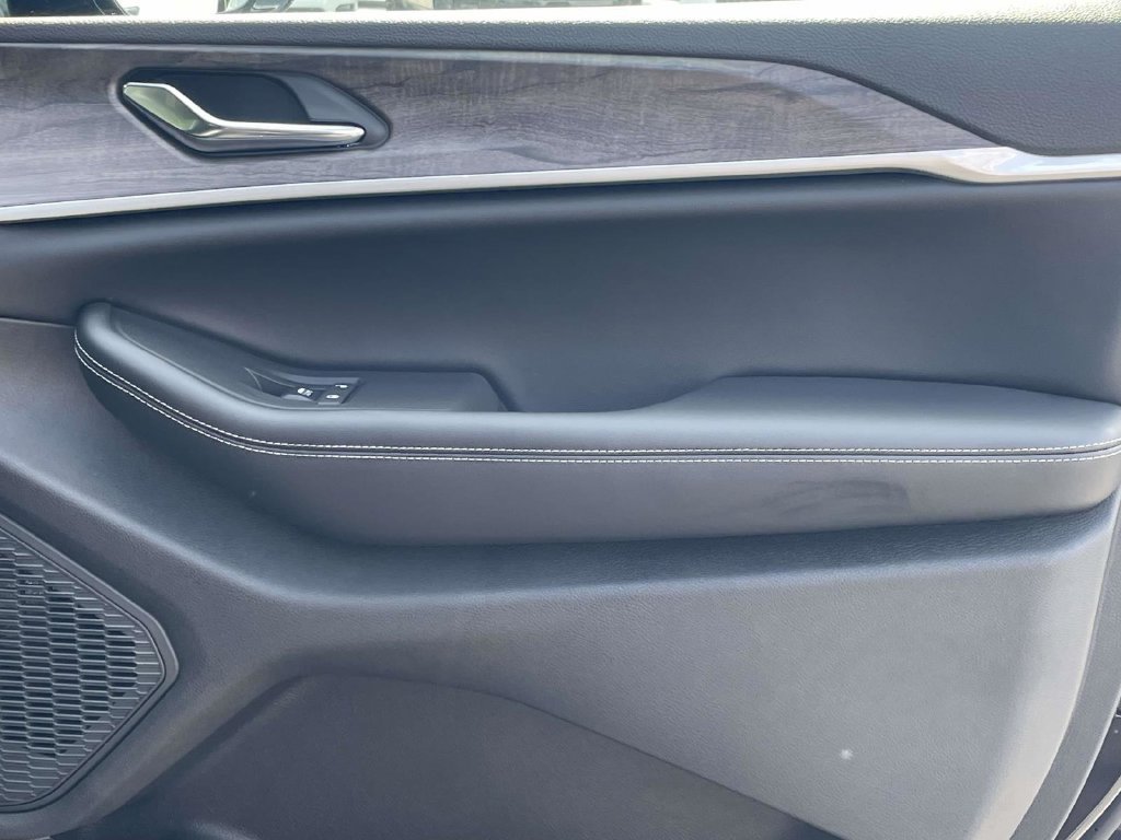 New 2027 Jeep Grand Cherokee 4WD image 16