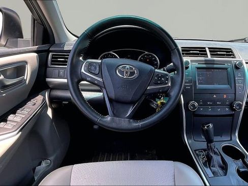 Used 2017 Toyota Camry SE FWD image 8