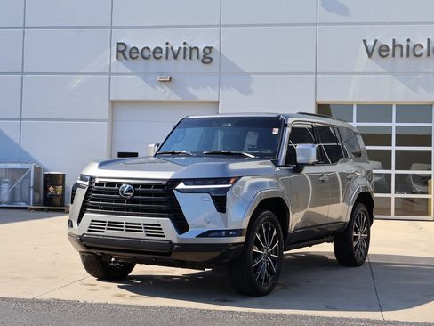 Used 2026 Lexus GX 550 w/ Accessory Package (2T) AWD/4WD image 3