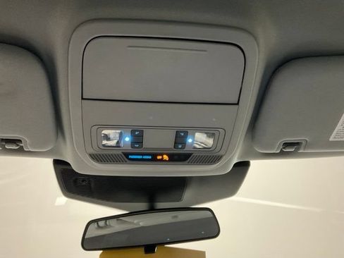 Used 2022 Ford Explorer XLT w/ Equipment Group 202A AWD/4WD image 35