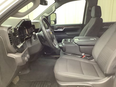 Used 2025 Chevrolet Silverado 3500 LT w/ Safety Package AWD/4WD image 14