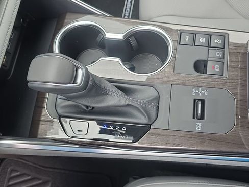 New 2026 Toyota Highlander Limited AWD/4WD image 26