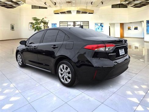 Used 2024 Toyota Corolla LE image 5