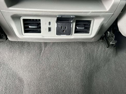 Used 2024 GMC Sierra 1500 SLT RWD image 15