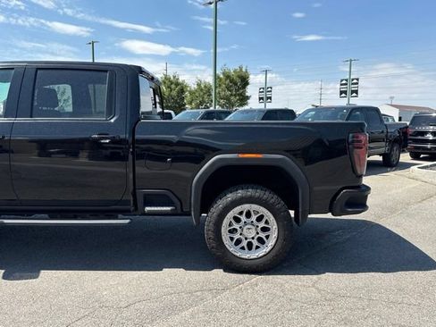 Used 2024 GMC Sierra 3500 AT4 w/ AT4 Preferred Package AWD/4WD image 11