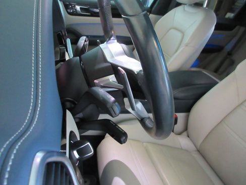 Used 2021 Porsche Cayenne S AWD/4WD image 52