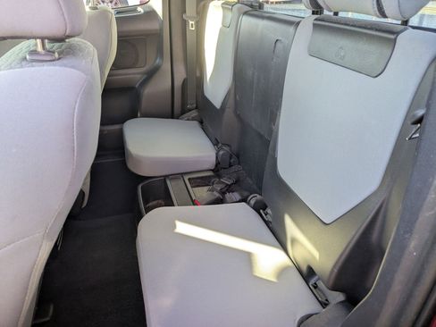 Used 2018 Toyota Tacoma SR image 20