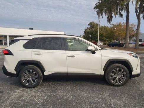 Used 2022 Toyota RAV4 Limited image 3