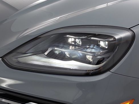 New 2026 Porsche Cayenne image 33