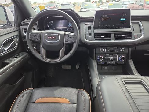 Used 2024 GMC Yukon AT4 AWD/4WD image 17