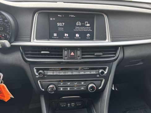 Used 2020 Kia Optima LX FWD image 17