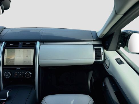 New 2026 Land Rover Discovery Limited Edition AWD/4WD image 19