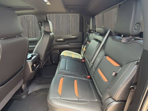 Used 2024 GMC Sierra 1500 AT4 w/ Technology Package AWD/4WD image 17