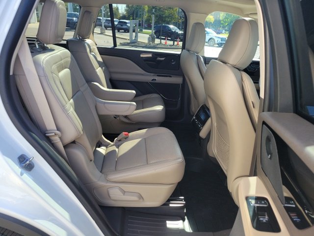 Certified 2023 Lincoln Aviator Reserve w/ Elements Package Plus AWD/4WD image 26