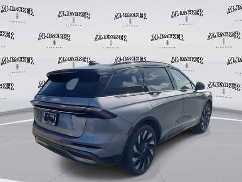 New 2025 Lincoln Nautilus Reserve image 5