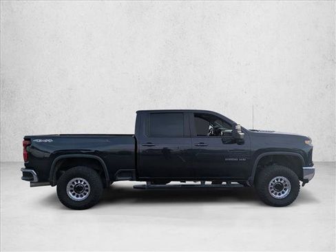 Used 2024 Chevrolet Silverado 2500 LT w/ Safety Package image 4