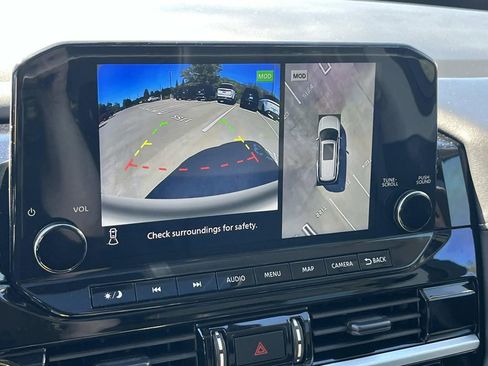 Used 2024 Nissan Pathfinder SL w/ SL Premium Package image 30